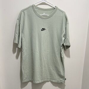 Nike Sportswear Premium Essentials Logo Solid Color Short Sleeve Max 90